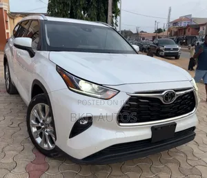 Toyota Highlander Limited AWD 2024 White