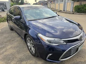 Toyota Avalon XLE Sedar FWD (3.5L 6cyl 6A) 2013 Blue