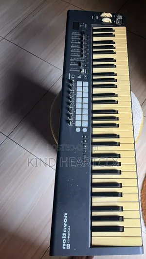 Novation Launchkey 61