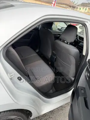 Toyota Corolla LE 4dr Sedan (1.8L 4cyl CVT) 2017 Silver