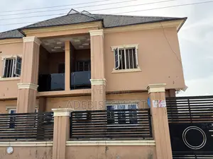 2 Bedroom Flats Apartment