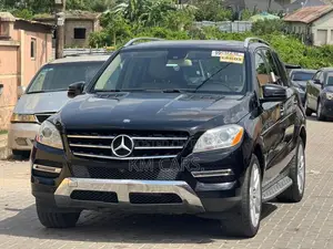 Mercedes-Benz M Class ML350 4dr SUV (3.5L 6cyl 7A) 2015 Black