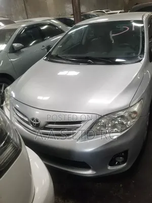 Toyota Corolla LE 4dr Sedan (1.8L 4cyl 4A) 2011 Silver