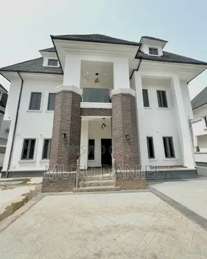 7bdrm Duplex in Gwarinpa for sale
