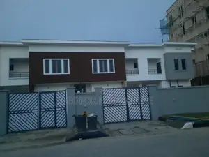 3bdrm Duplex in Igbo-efon for rent