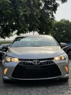 Toyota Camry SE 4dr Sedan (2.5L 4cyl 6A) 2016 Silver