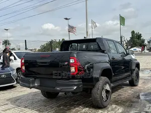 New Toyota Hilux 2025 Black
