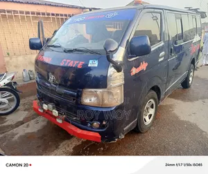 Toyota HiAce 2006 Blue