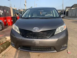 Toyota Sienna 2012 Gray