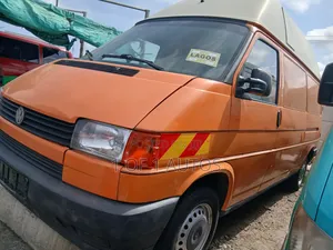 Volkswagen Transporter 2005 Orange