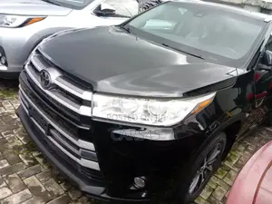 Toyota Highlander XLE 4x4 V6 (3.5L 6cyl 8A) 2017 Black