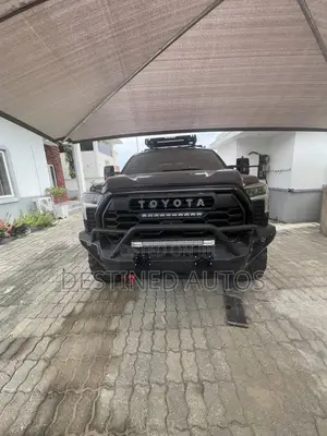 Toyota Tundra Limited 5.7L V8 4x4 Double Cab 6.6 ft. box 145.7 in. WB