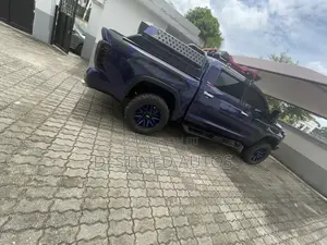 Toyota Tundra Limited 5.7L V8 4x4 Double Cab 6.6 ft. box 145.7 in. WB