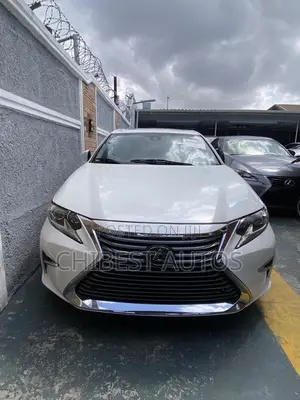 Lexus ES 2016 White