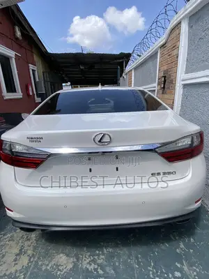 Lexus ES 2016 White