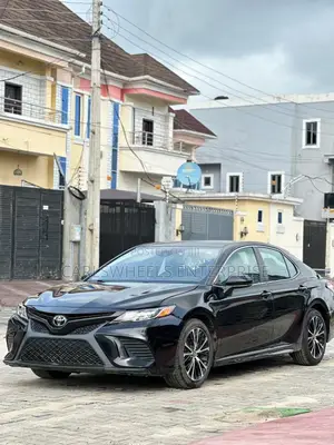 Toyota Camry SE FWD 2020 Black