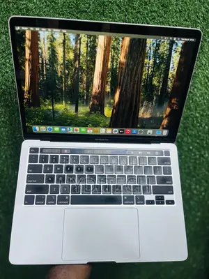 Laptop Apple MacBook Pro 2020 32GB Intel Core i7 SSD 1T