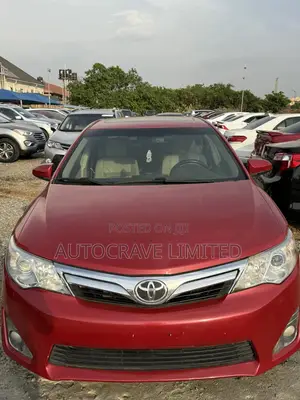 Toyota Camry XLE 4dr Sedan (2.5L 4cyl 6A) 2013 Burgundy
