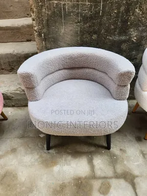 High Quality Arms Chair