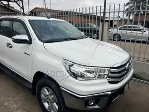 Toyota Hilux Revo Double Cab Petrol 2.7 AWD 2020 White
