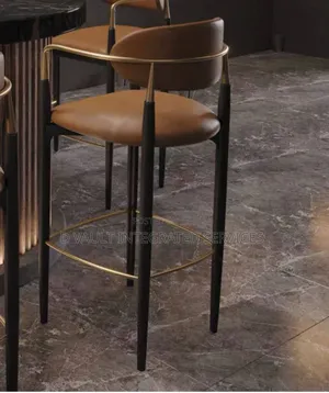 Bear Stool / High Stool