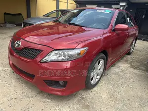 Toyota Camry SE 4dr Sedan (2.5L 4cyl 6A) 2011 Red