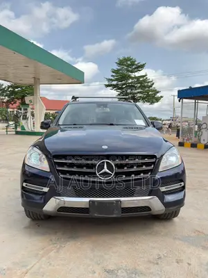 Mercedes-Benz M Class ML350 4MATIC 4dr SUV AWD (3.5L 6cyl 7A) 2014 Blue