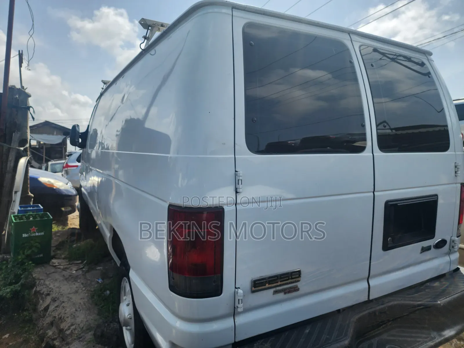 Ford E250 2016 Silver
