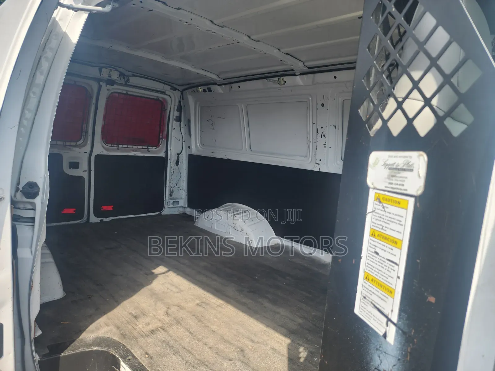 Ford E250 2016 Silver