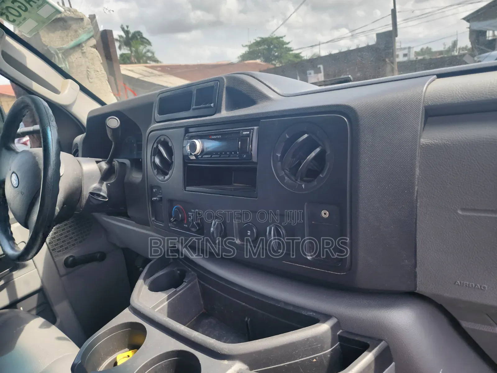 Ford E250 2016 Silver