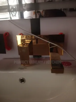 Quality Gold Square Wall Hung Mixer Tap