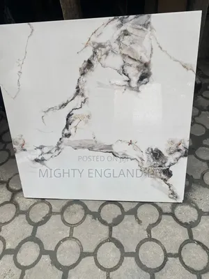 High-Gloss White Porcelain Tile With Charcoal Grey Amber Veining