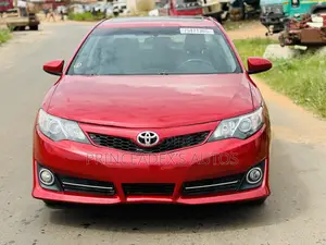 Toyota Camry SE 4dr Sedan (2.5L 4cyl 6A) 2012 Red
