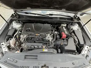 Toyota Camry XLE FWD (2.5L 4cyl 8AM) 2018 Silver