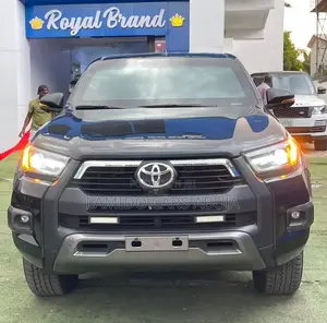 New Toyota Hilux 2025 Black