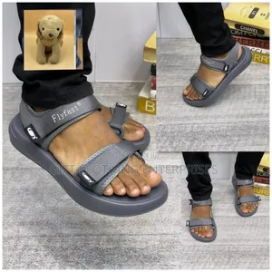 Causal Sandals