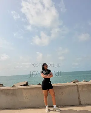 Female Personal Fitness Trainer