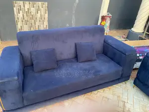 Quality Sitting Room Chairs.