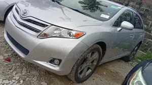 Toyota Venza V6 AWD 2010 Silver
