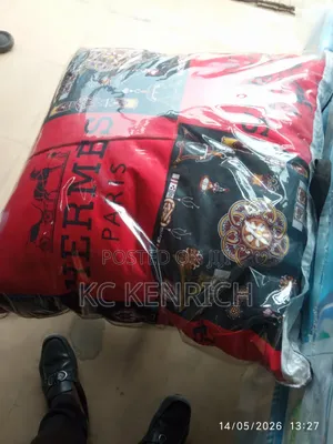 Bed Duve, 4 Pillows, 1 Bedsheet 6 By 7