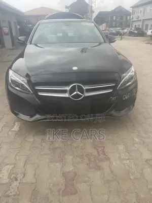 Mercedes-Benz C300 Luxury 4dr AWD 4Matic Sedan (2.0L 4cyl 7A) 2015 Black