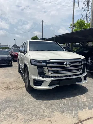 Toyota Land Cruiser 2024 White
