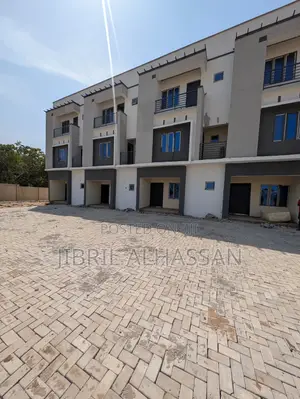 5bdrm Townhouse/Terrace in Gaduwa for sale