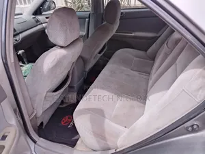 Toyota Camry LE 4dr Sedan (2.4L 4cyl 4A) 2004 Gray