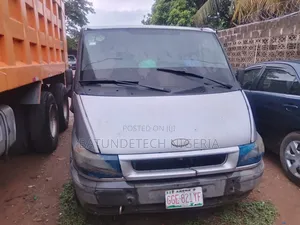 Ford Transit 2000 Grey