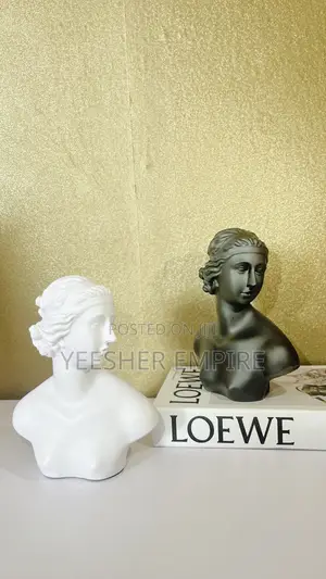 Decor Figurine Statue