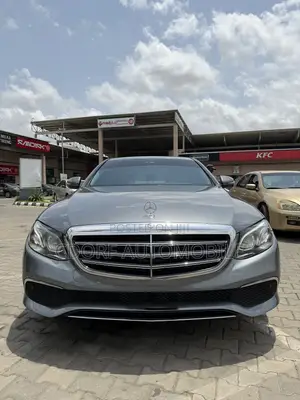 Mercedes-Benz E300 4Matic AWD Sedan (2.0L 4cyl 9A) 2017 Gray