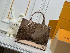 Louis Vuitton Quality Luxury Ladies Genuine Leather Wristwatch Handbag