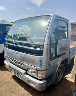 Nissan Cabstar Foreign Used 6 Tyres 2000 Silver