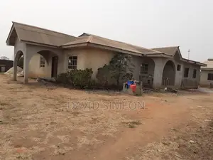 4bdrm Bungalow in Aloyo Street, Ado-Odo/Ota for sale